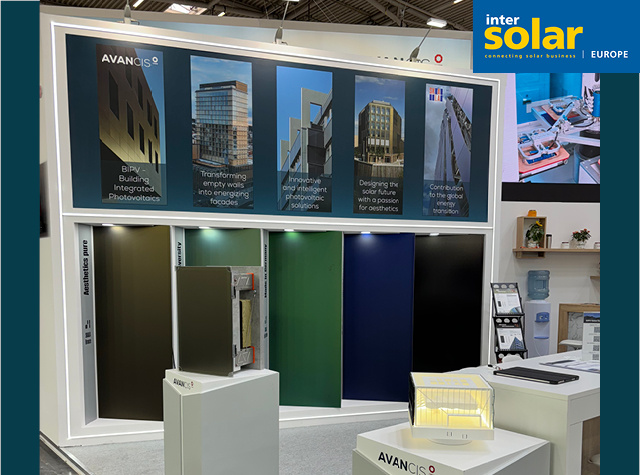 Farbige Solarmodule auf der Intersolar in München | DE
