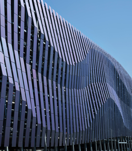 BIPV an der DHL Fassade in Schkeuditz I DE