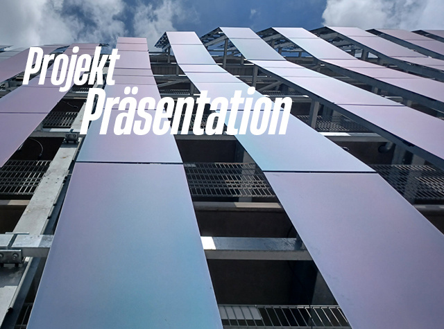 Farbige Fassadenlösung an der Parkhausfassade in Schkeuditz | DE